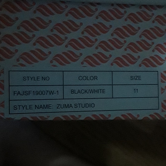 Fabletics - Picture 3 of 4